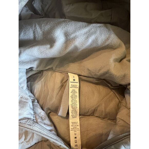 Lululemon Womens Gray Down For It All Down Quilted Jacket size 2 - Picture 3 of 3